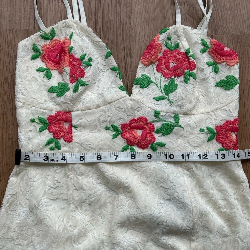 X by NBD White Floral Midi Slip Dress NWT Rose Print Lace Slit Size XS - Picture 8 of 9